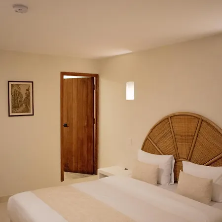 Casa Noa Colonial Hostel *