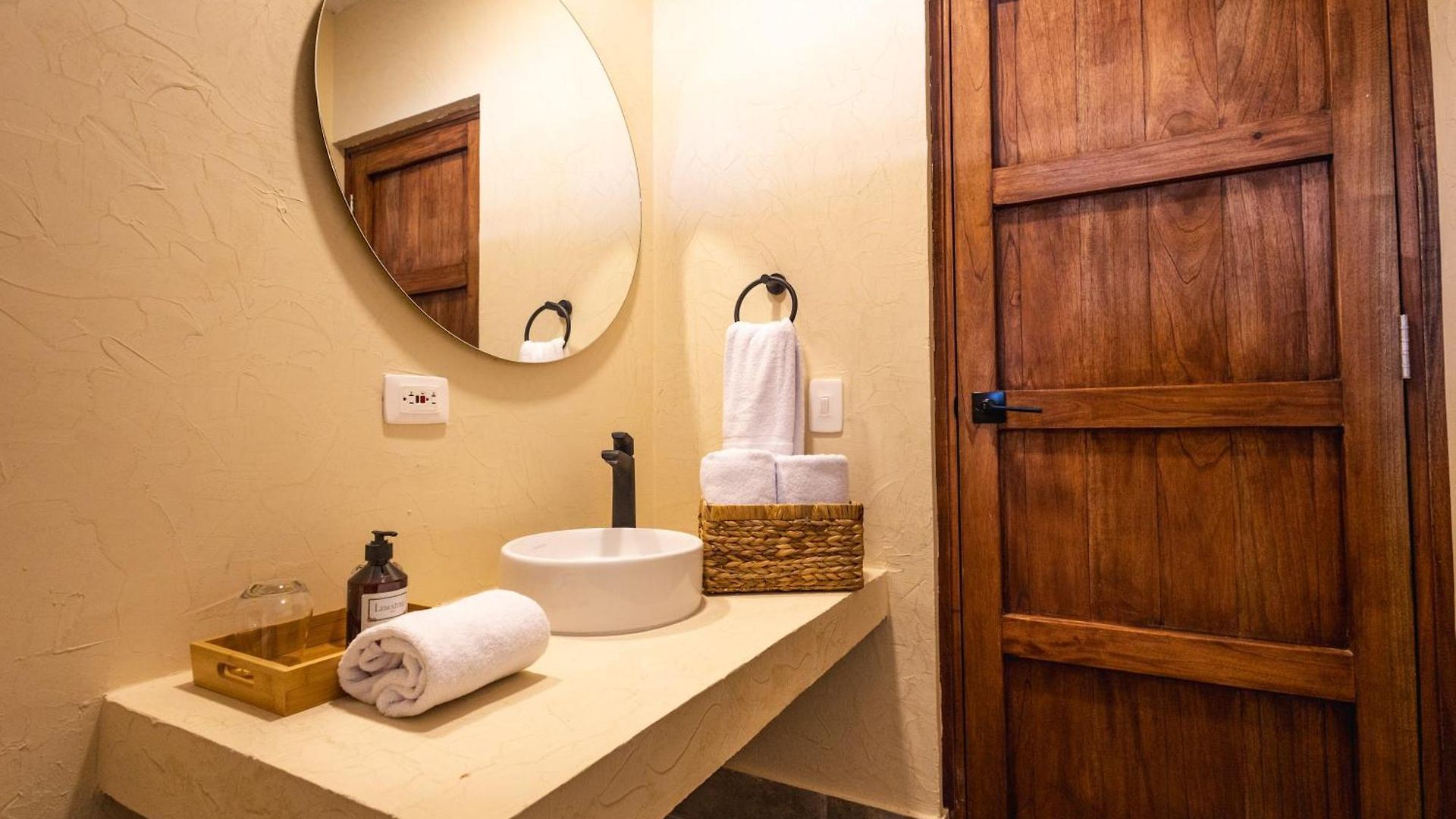 Casa Noa Colonial Hostel